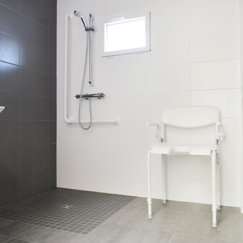 Moulin de la coutancière : douche et WC PMR