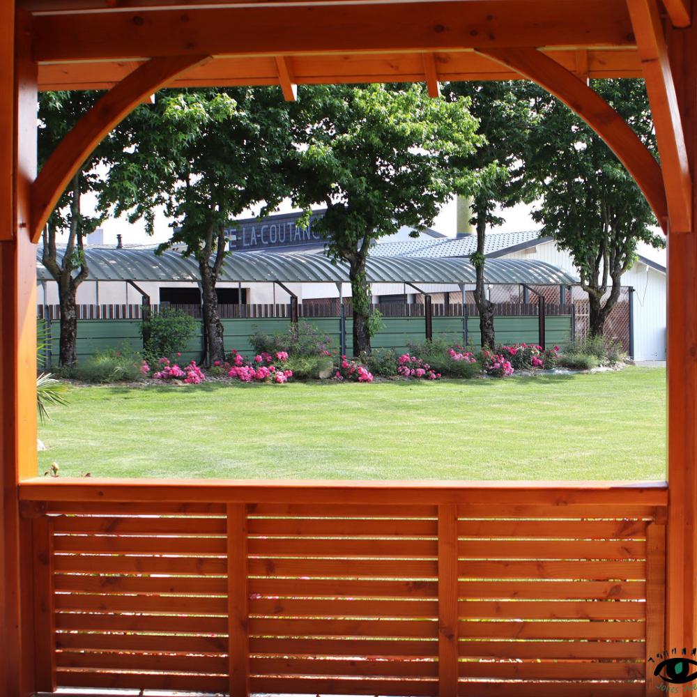 Moulin de la coutancière : Jardin vu du kiosque